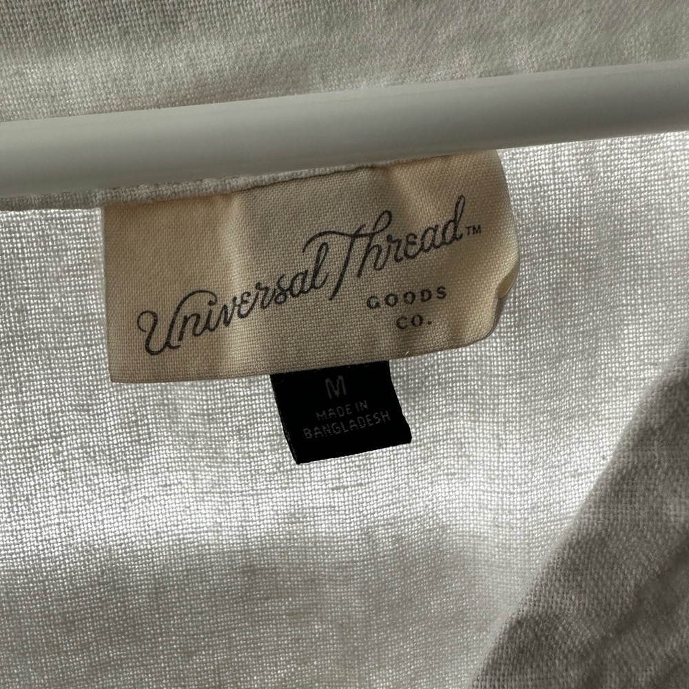 White universal thread top size medium